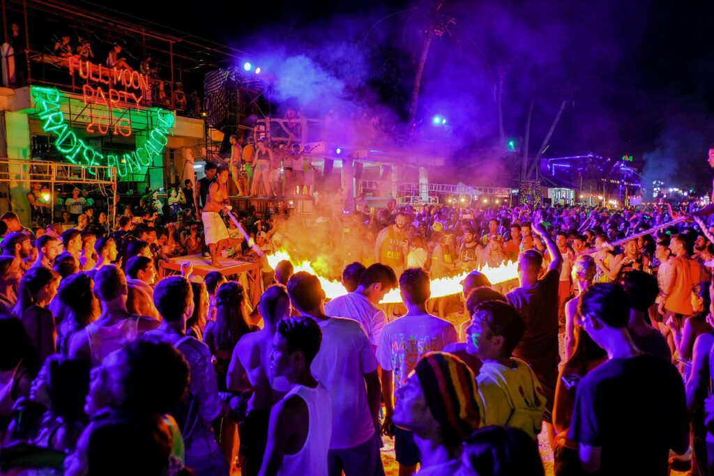 Thailand Tours & Travels - Night life in Thailand images